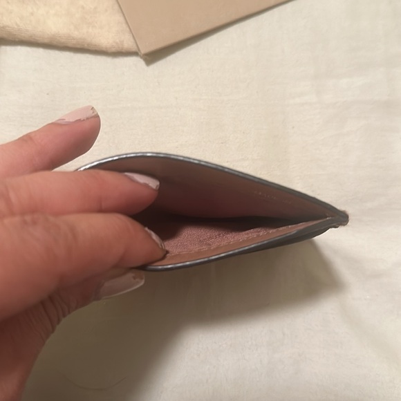 Burberry gold shimmery card case - Picture 4 of 4